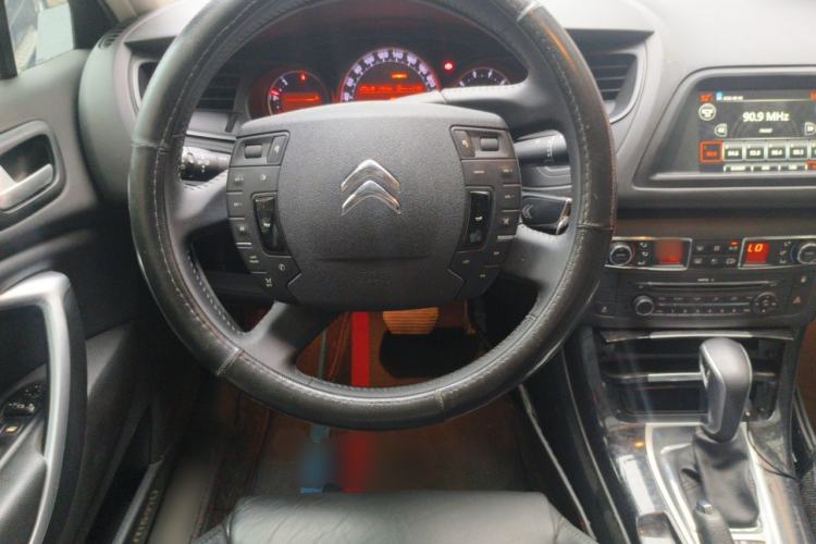 Used Citroen C5 2014 2.0L Automatic Luxury Edition Steering Wheel