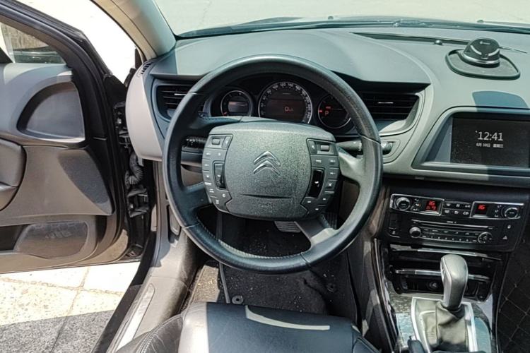 Used Citroen C5 2014 2.0L Automatic Luxury Edition Steering Wheel