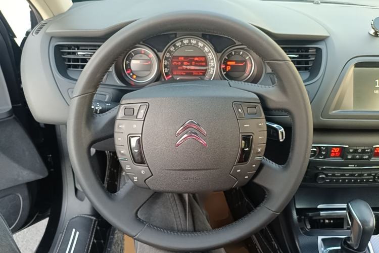 Used Citroen C5 2014 1.6T Automatic Luxury Model Steering Wheel