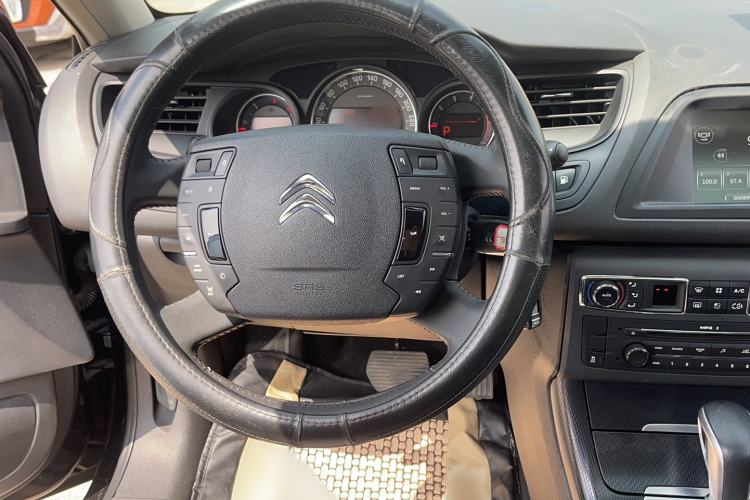 Used Citroen C5 2014 1.6T Automatic Luxury Model Steering Wheel