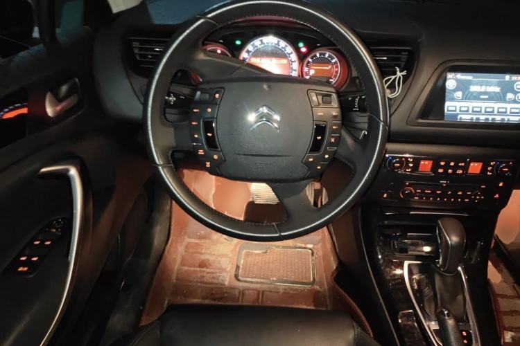 Used Citroen C5 2014 2.0L Automatic Luxury Edition Steering Wheel