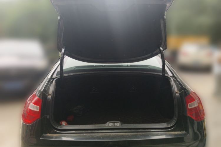 Used Citroen C5 2014 2.0L Automatic Luxury Edition Trunk