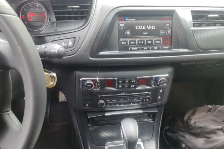 Used Citroen C5 2014 1.6T Automatic Luxury Model Audio And AC Panel