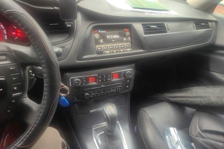 Used Citroen C5 2014 1.6T Automatic Luxury Model Audio And AC Panel