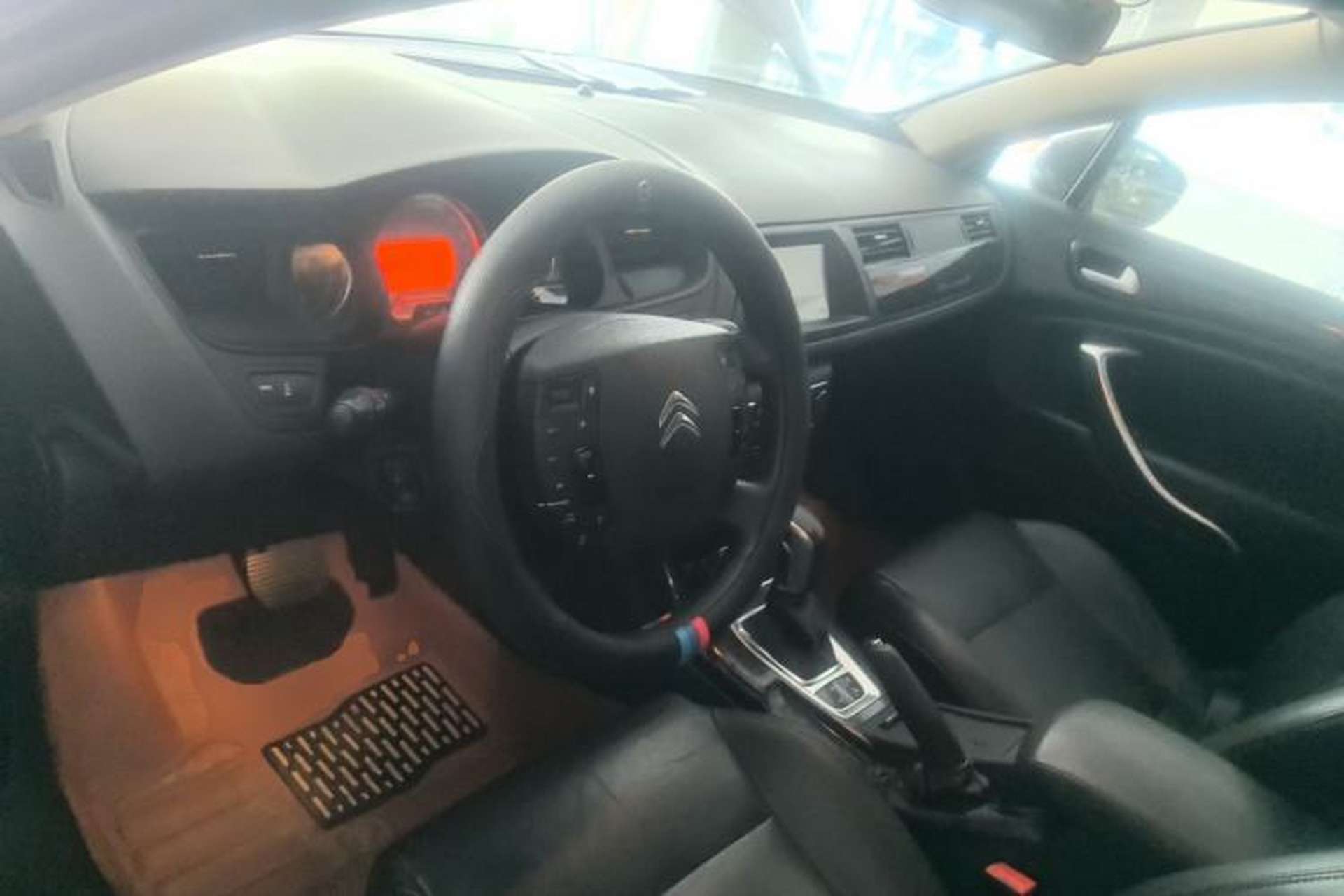 Used Citroen C5 2014 2.0L Automatic Luxury Edition Center Console