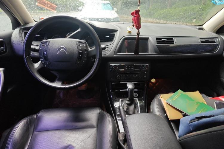Used Citroen C5 2014 2.0L Automatic Luxury Edition Center Console