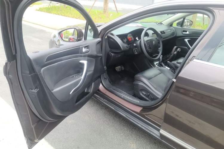 Used Citroen C5 2014 1.6T Automatic Luxury Model Driver Seat