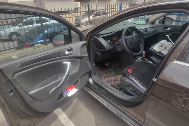 Used Citroen C5 2014 1.6T Automatic Luxury Model Driver Seat