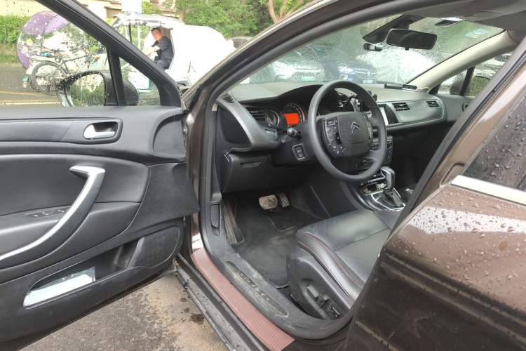 Used Citroen C5 2014 1.6T Automatic Luxury Model Driver Seat
