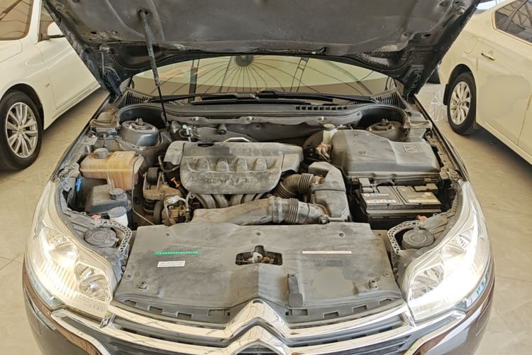 Used Citroen C5 2014 2.0L Automatic Luxury Edition Engine Bay