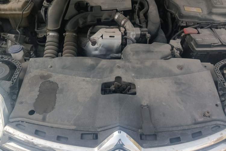 Used Citroen C5 2014 1.6T Automatic Luxury Model Engine Bay
