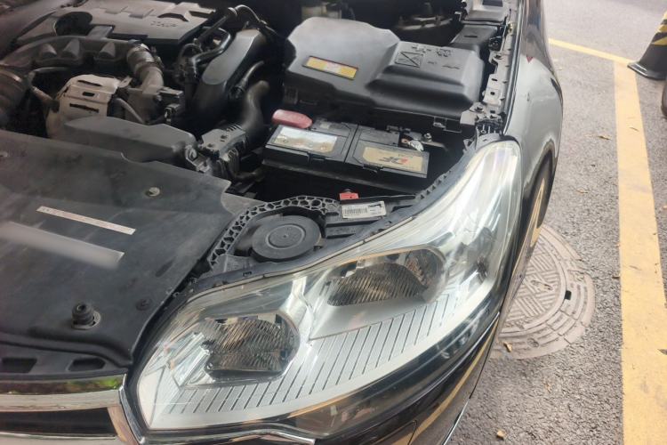 Used Citroen C5 2014 1.6T Automatic Luxury Model Engine Bay Left