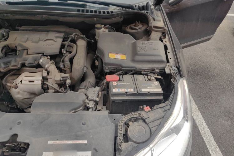 Used Citroen C5 2014 1.6T Automatic Luxury Model Engine Bay Left