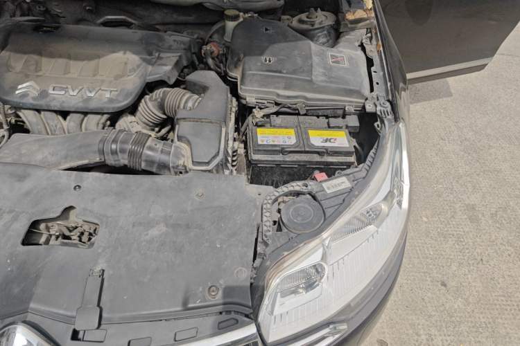 Used Citroen C5 2014 2.0L Automatic Luxury Edition Engine Bay Left