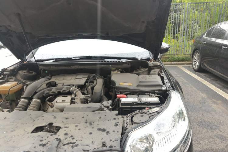 Used Citroen C5 2014 1.6T Automatic Luxury Model Engine Bay Left