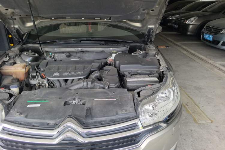 Used Citroen C5 2014 2.0L Automatic Luxury Edition Engine Bay Left