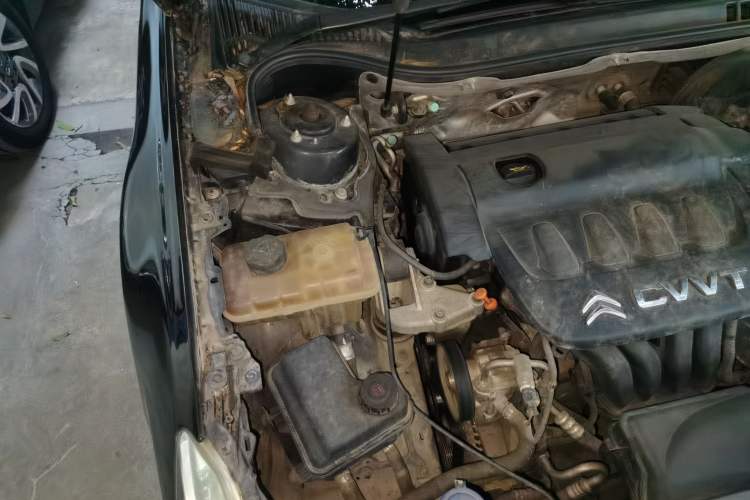 Used Citroen C5 2014 2.0L Automatic Zunyue Model Engine Bay Right