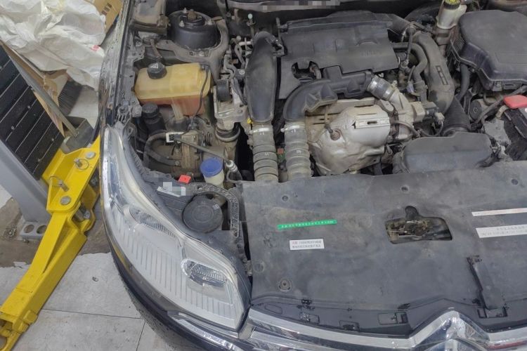 Used Citroen C5 2014 1.6T Automatic Luxury Model Engine Bay Right
