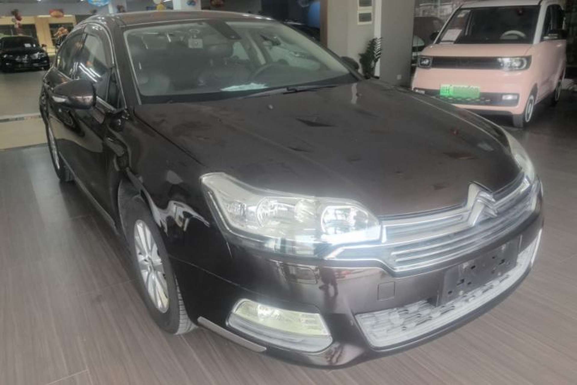 Used Citroen C5 2014 2.0L Automatic Luxury Edition Front Right 45 Deg