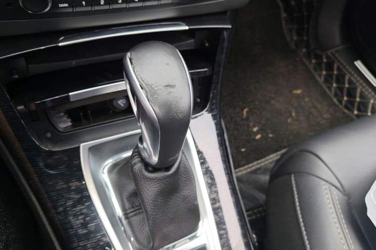 Used Citroen C5 2014 2.0L Automatic Luxury Edition Gear Lever