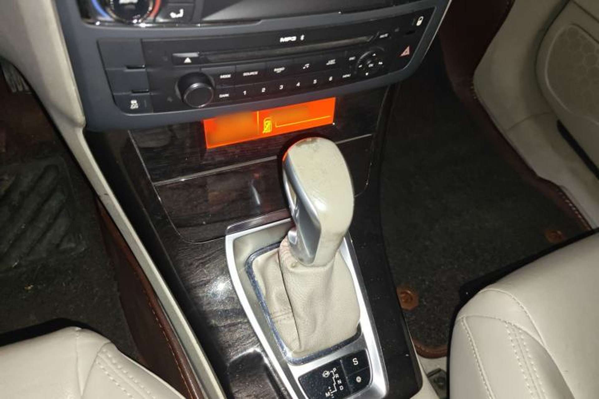 Used Citroen C5 2014 2.0L Automatic Zunyue Model Gear Lever