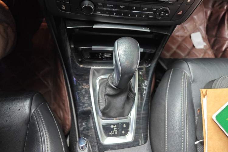 Used Citroen C5 2014 2.0L Automatic Luxury Edition Gear Lever