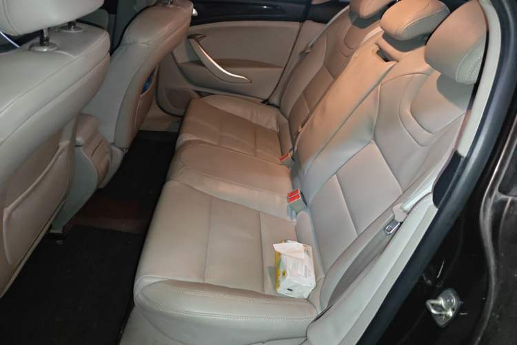 Used Citroen C5 2014 2.0L Automatic Zunyue Model Interior 4
