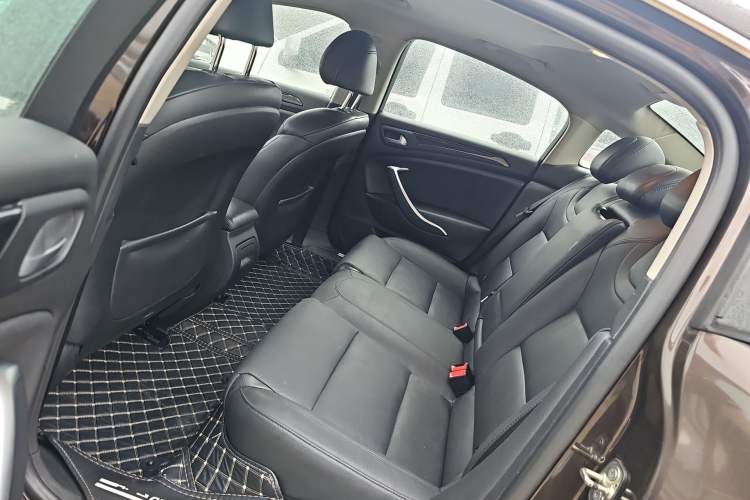 Used Citroen C5 2014 2.0L Automatic Luxury Edition Interior 4