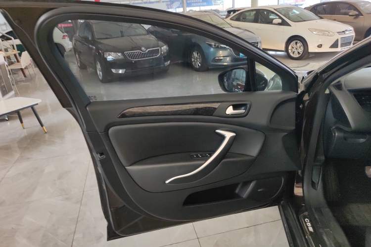 Used Citroen C5 2014 2.0L Automatic Luxury Edition Interior 7