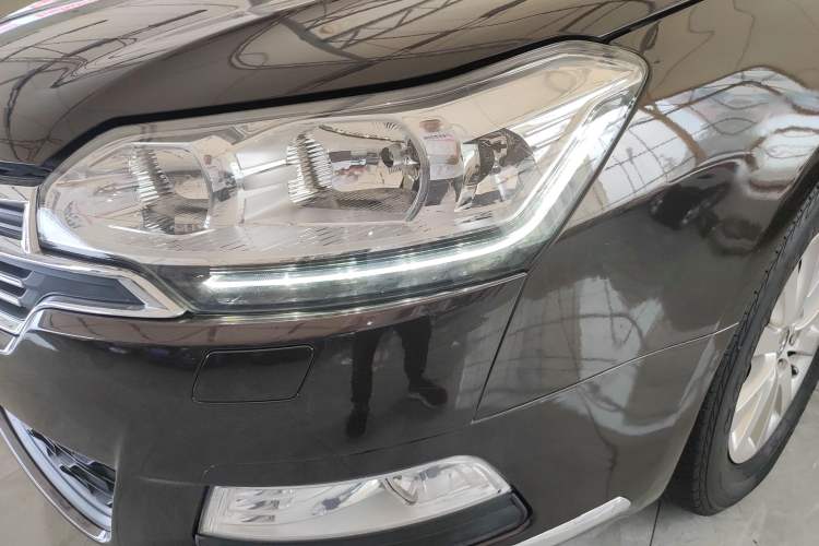 Used Citroen C5 2014 2.0L Automatic Luxury Edition Left Front Headlight