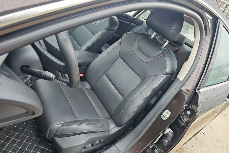 Used Citroen C5 2014 2.0L Automatic Luxury Edition Left Front Seat
