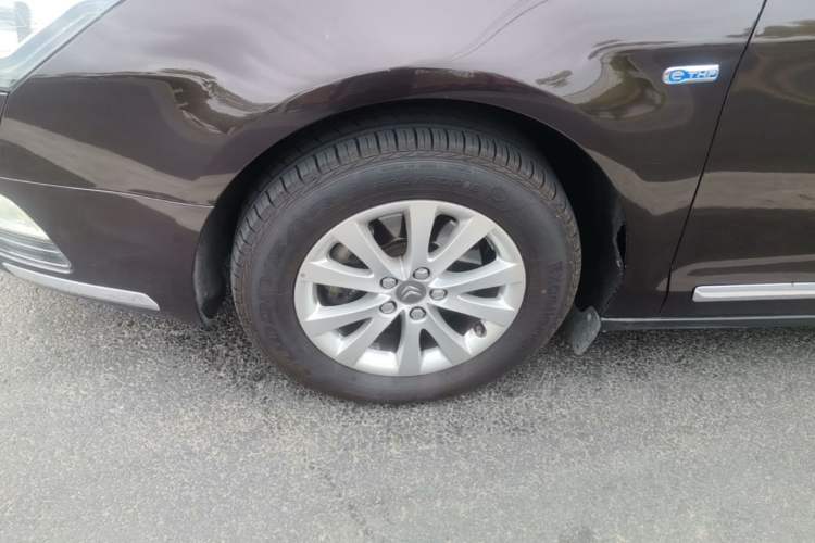 Used Citroen C5 2014 1.6T Automatic Luxury Model Left Front Wheel Hub