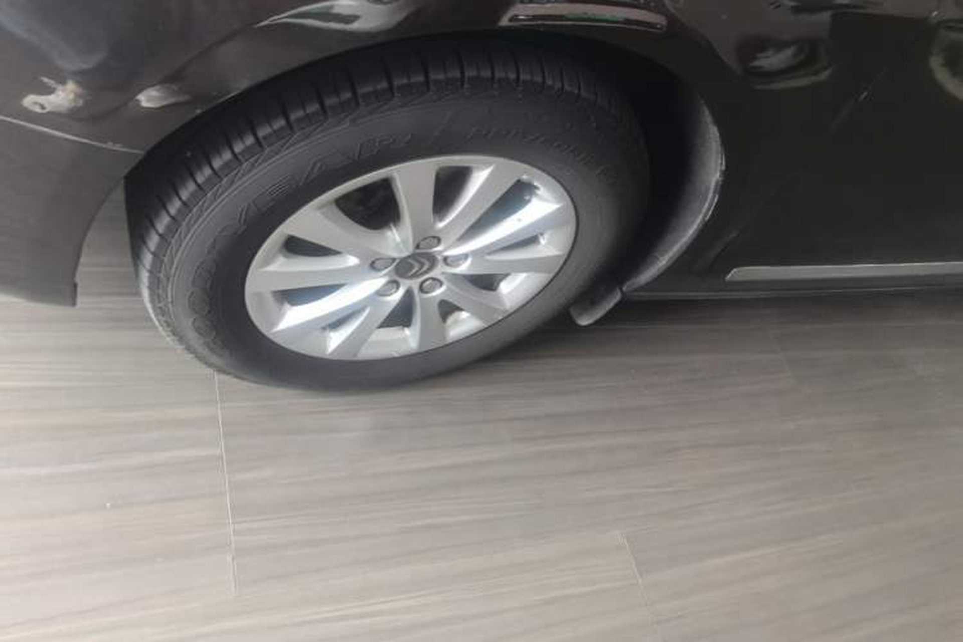 Used Citroen C5 2014 2.0L Automatic Luxury Edition Left Front Wheel Hub