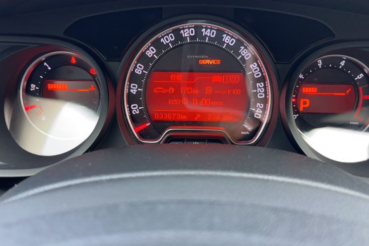 Used Citroen C5 2014 1.6T Automatic Luxury Model Odometer Close Up