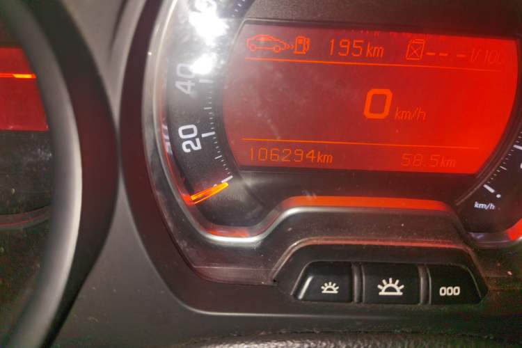 Used Citroen C5 2014 2.0L Automatic Zunyue Model Odometer Close Up