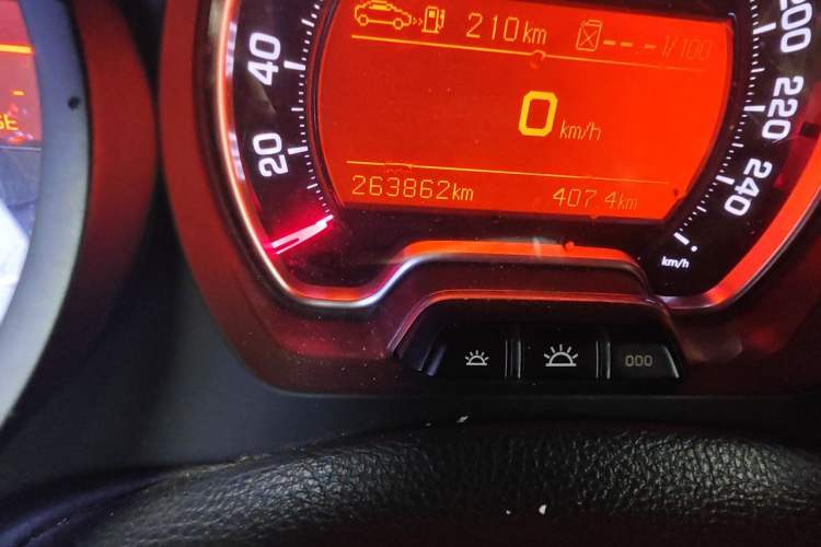 Used Citroen C5 2014 2.0L Automatic Luxury Edition Odometer Close Up