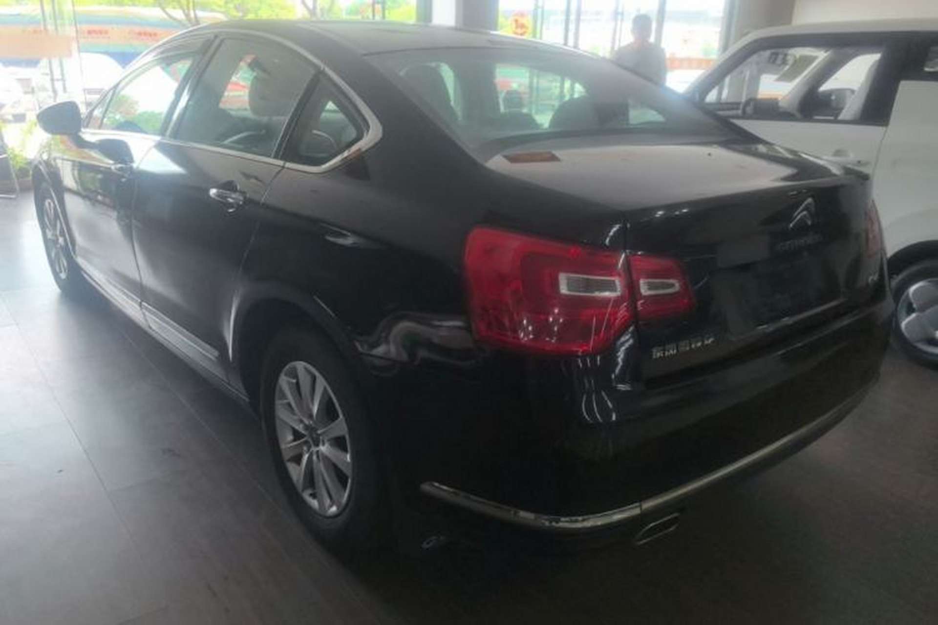 Used Citroen C5 2014 2.0L Automatic Luxury Edition Rear Left 45 Deg