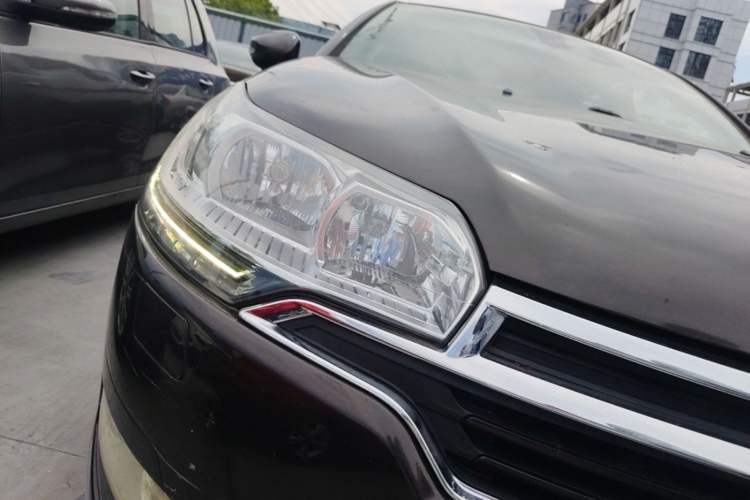 Used Citroen C5 2014 2.0L Automatic Luxury Edition Right Front Headlight