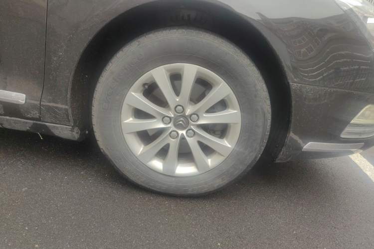 Used Citroen C5 2014 1.6T Automatic Luxury Model Right Front Wheel Hub