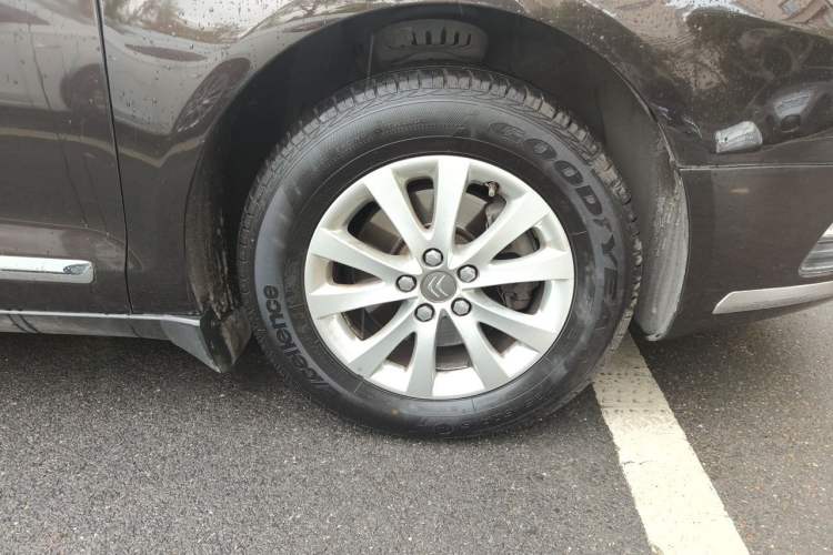 Used Citroen C5 2014 1.6T Automatic Luxury Model Right Front Wheel Hub