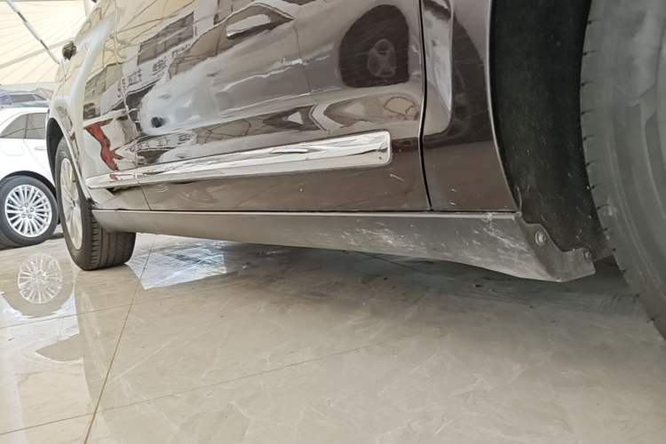 Used Citroen C5 2014 2.0L Automatic Luxury Edition Right Side Sill