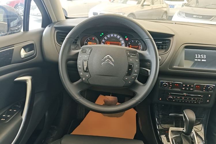 Used Citroen C5 2014 2.0L Automatic Luxury Edition Steering Wheel