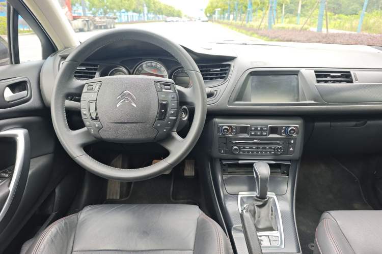 Used Citroen C5 2014 1.6T Automatic Luxury Model Steering Wheel