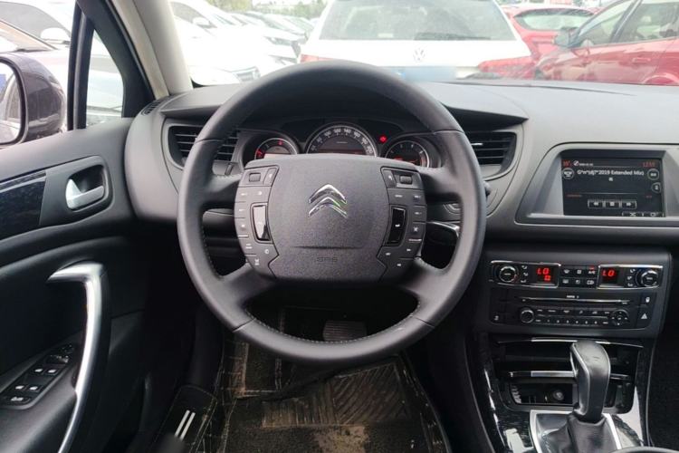 Used Citroen C5 2014 2.0L Automatic Luxury Edition Steering Wheel