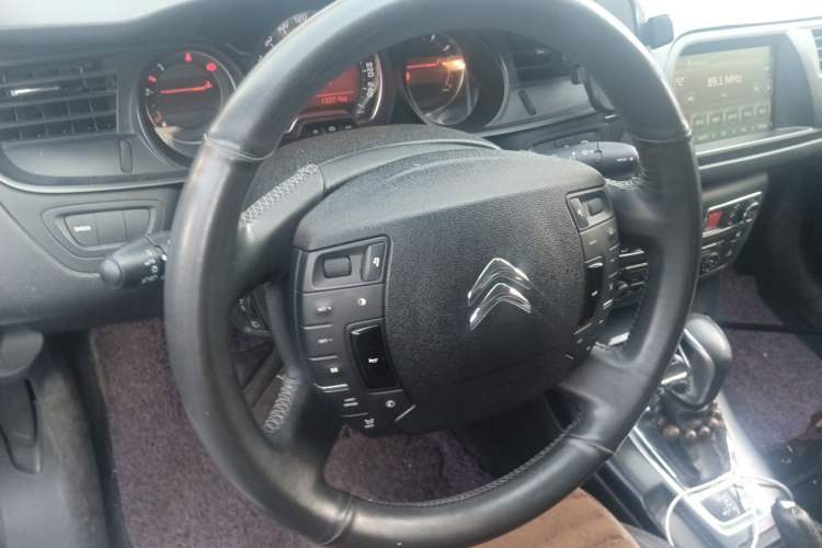 Used Citroen C5 2014 1.6T Automatic Luxury Model Steering Wheel