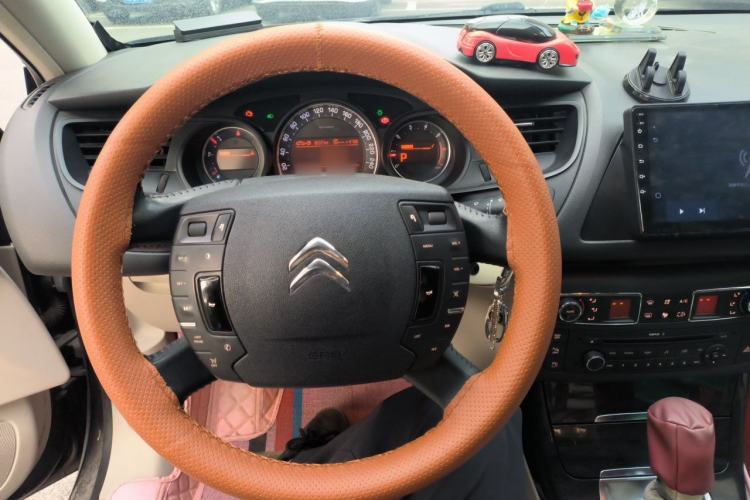 Used Citroen C5 2014 2.0L Automatic Luxury Edition Steering Wheel