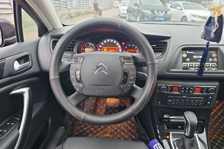 Used Citroen C5 2014 2.0L Automatic Luxury Edition Steering Wheel