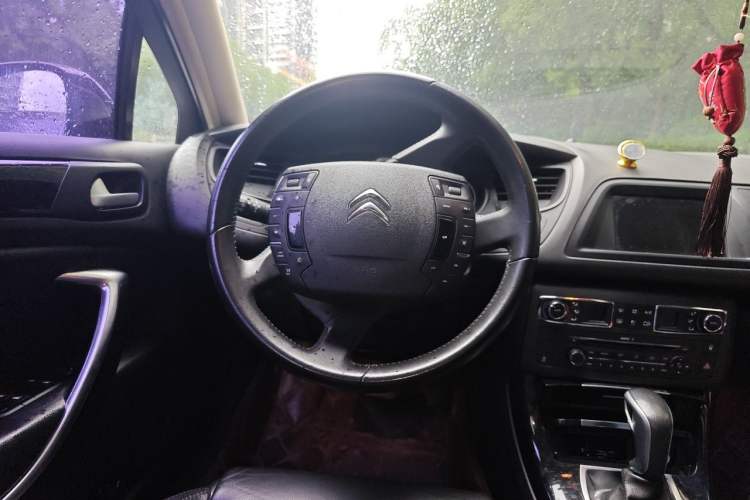 Used Citroen C5 2014 2.0L Automatic Luxury Edition Steering Wheel