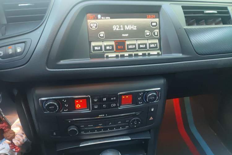 Used Citroen C5 2014 1.6T Automatic Luxury Model Audio And AC Panel