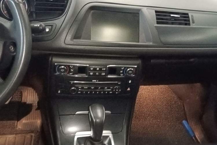 Used Citroen C5 2014 1.6T Automatic Luxury Model Audio And AC Panel